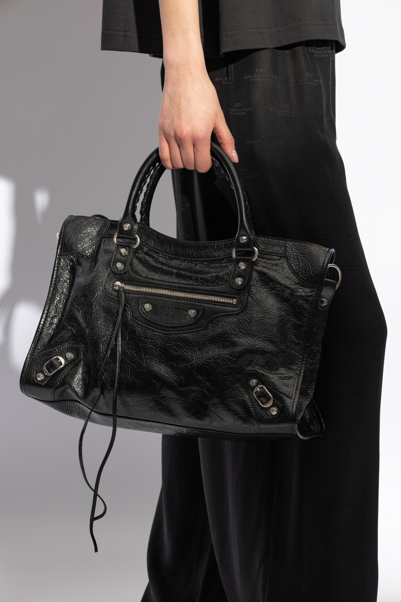 Le City Medium leather tote bag in black - Balenciaga